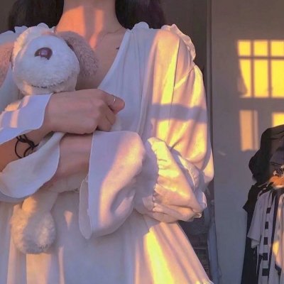 女帅亮身份后，渣男跪地唱征服